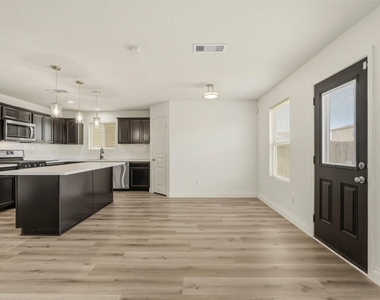 6810 Cortenridge Lane - Photo Thumbnail 9