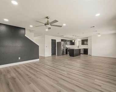 6810 Cortenridge Lane - Photo Thumbnail 8