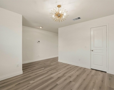 6810 Cortenridge Lane - Photo Thumbnail 5