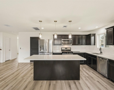 6810 Cortenridge Lane - Photo Thumbnail 12