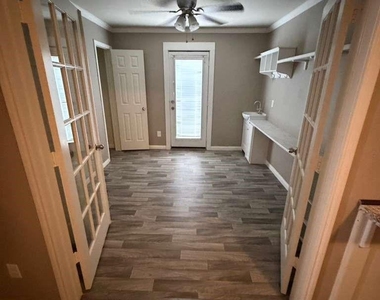 2023 Lost Pine Court - Photo Thumbnail 4