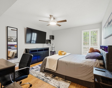 1860 White Oak Drive - Photo Thumbnail 14