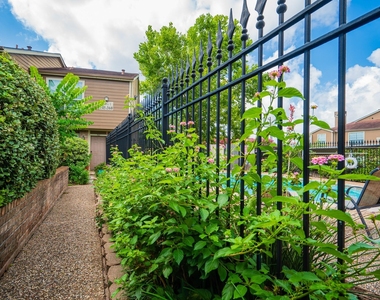 1860 White Oak Drive - Photo Thumbnail 34