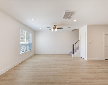 11910 De Carvalho Lane - Photo Thumbnail 2