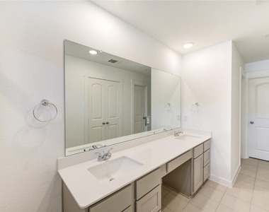 11910 De Carvalho Lane - Photo Thumbnail 23