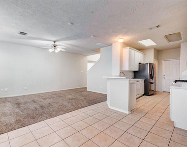 13106 Peppergate Lane - Photo Thumbnail 4