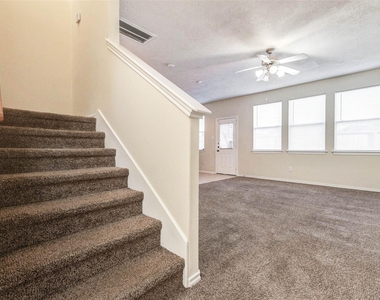 13106 Peppergate Lane - Photo Thumbnail 6