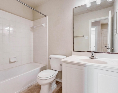 13106 Peppergate Lane - Photo Thumbnail 7