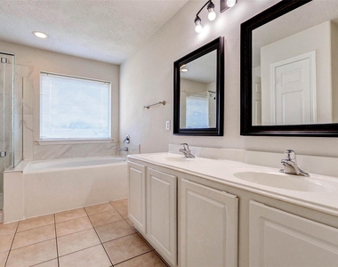 13106 Peppergate Lane - Photo Thumbnail 12