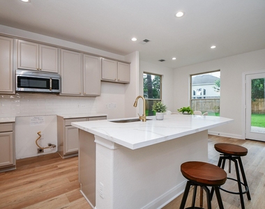 18 Hadlock Pl - Photo Thumbnail 8