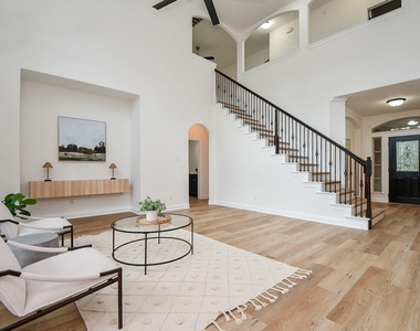 18 Hadlock Pl - Photo Thumbnail 5