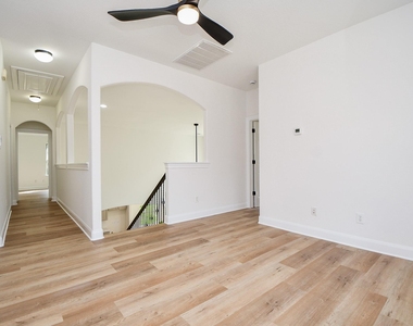 18 Hadlock Pl - Photo Thumbnail 17