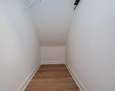 18 Hadlock Pl - Photo Thumbnail 24