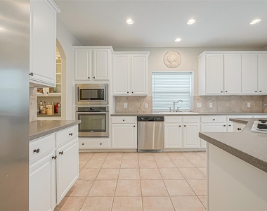 4202 Stone Oak Court - Photo Thumbnail 8