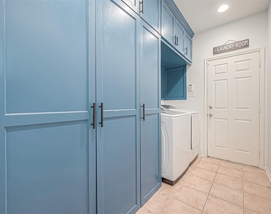 4202 Stone Oak Court - Photo Thumbnail 4