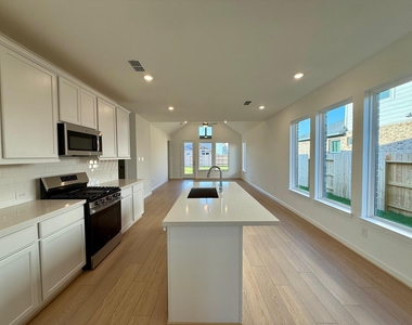 22142 Ingham Bluff Lane - Photo Thumbnail 3