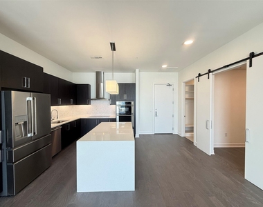 3300 Main St - Photo Thumbnail 1