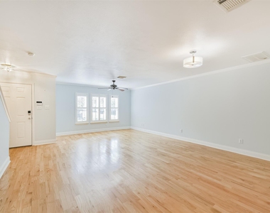 738 Redwing Place Drive - Photo Thumbnail 2