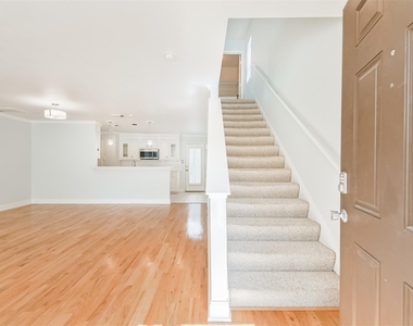 738 Redwing Place Drive - Photo Thumbnail 7