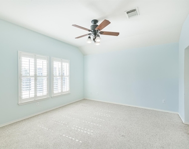 738 Redwing Place Drive - Photo Thumbnail 11