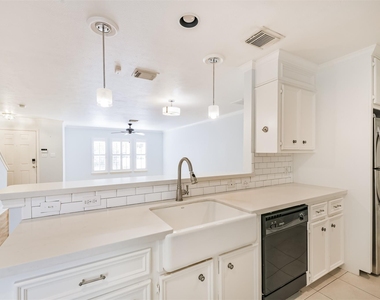 738 Redwing Place Drive - Photo Thumbnail 19
