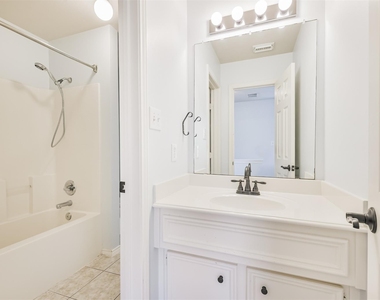 738 Redwing Place Drive - Photo Thumbnail 15