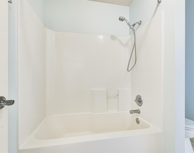 738 Redwing Place Drive - Photo Thumbnail 20