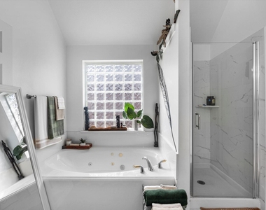 5805 Windy Knoll Lane - Photo Thumbnail 11