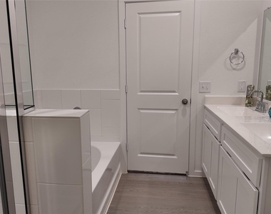 15035 Rustic Moon Road - Photo Thumbnail 10