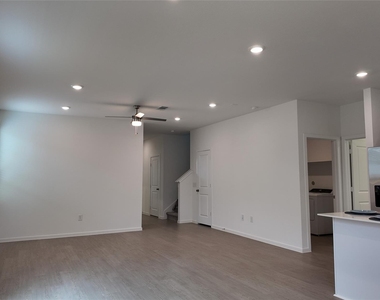 15035 Rustic Moon Road - Photo Thumbnail 5