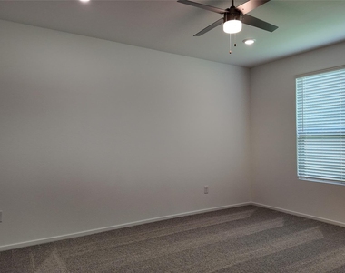 15035 Rustic Moon Road - Photo Thumbnail 8