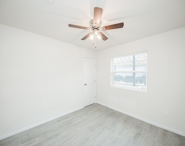 5042 Mallow Street - Photo Thumbnail 10
