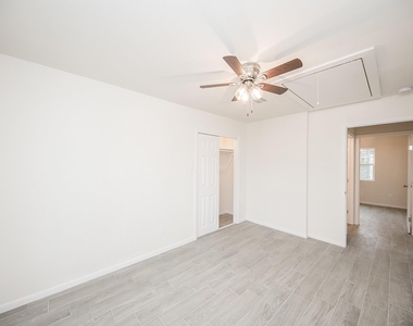 5042 Mallow Street - Photo Thumbnail 8
