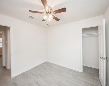 5042 Mallow Street - Photo Thumbnail 9