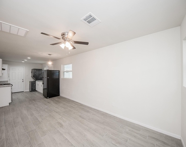 5042 Mallow Street - Photo Thumbnail 2