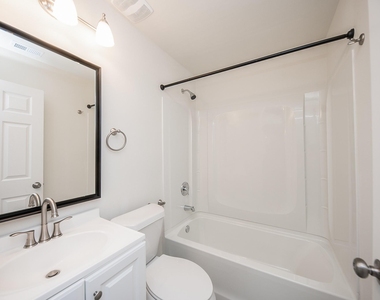 5042 Mallow Street - Photo Thumbnail 6