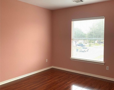 10231 Turrett Point Lane - Photo Thumbnail 14