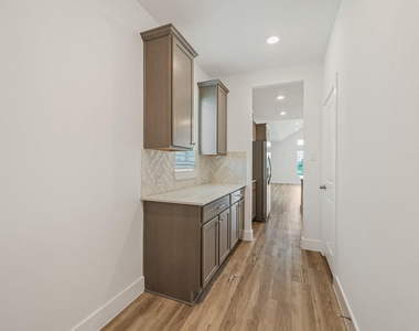 832 Sarasota Shore Drive - Photo Thumbnail 19