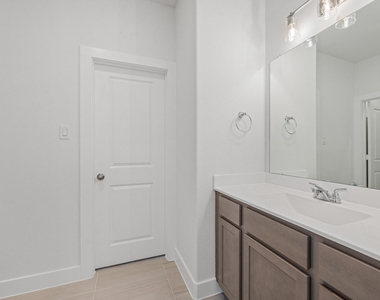 832 Sarasota Shore Drive - Photo Thumbnail 42