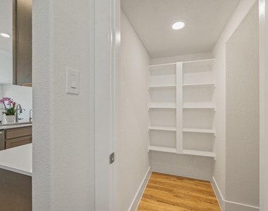 832 Sarasota Shore Drive - Photo Thumbnail 20