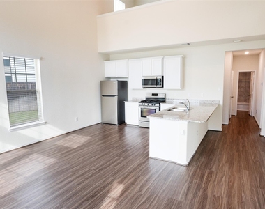 216 N Lynx Trail - Photo Thumbnail 4