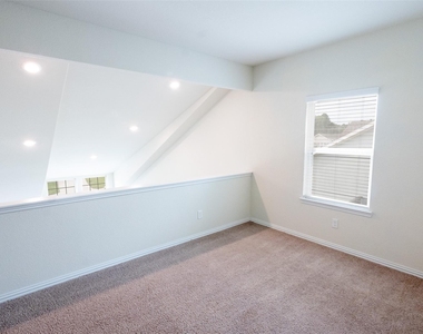 216 N Lynx Trail - Photo Thumbnail 32