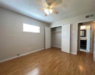 1502 Heights Boulevard - Photo Thumbnail 5