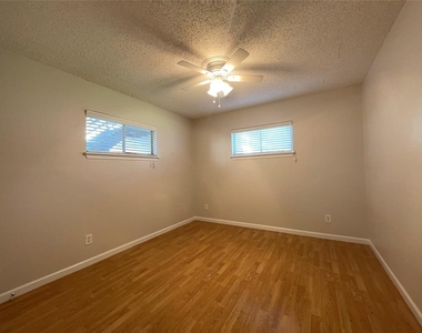 1502 Heights Boulevard - Photo Thumbnail 8