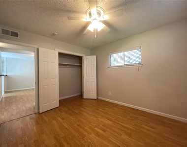1502 Heights Boulevard - Photo Thumbnail 9