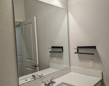 2043 Blackhawk Ridge Lane - Photo Thumbnail 8