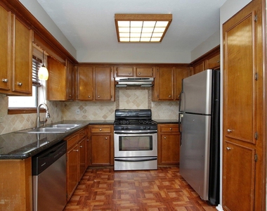 1 Greeningdon Street - Photo Thumbnail 6