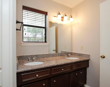 1 Greeningdon Street - Photo Thumbnail 8