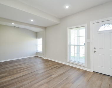 5238 Keystone Street - Photo Thumbnail 3