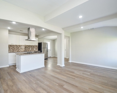 5238 Keystone Street - Photo Thumbnail 6